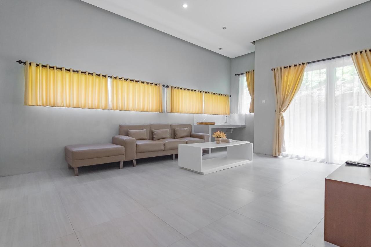 Reddoorz Resort Syariah Near D'Castello Ciater Subang Exteriér fotografie