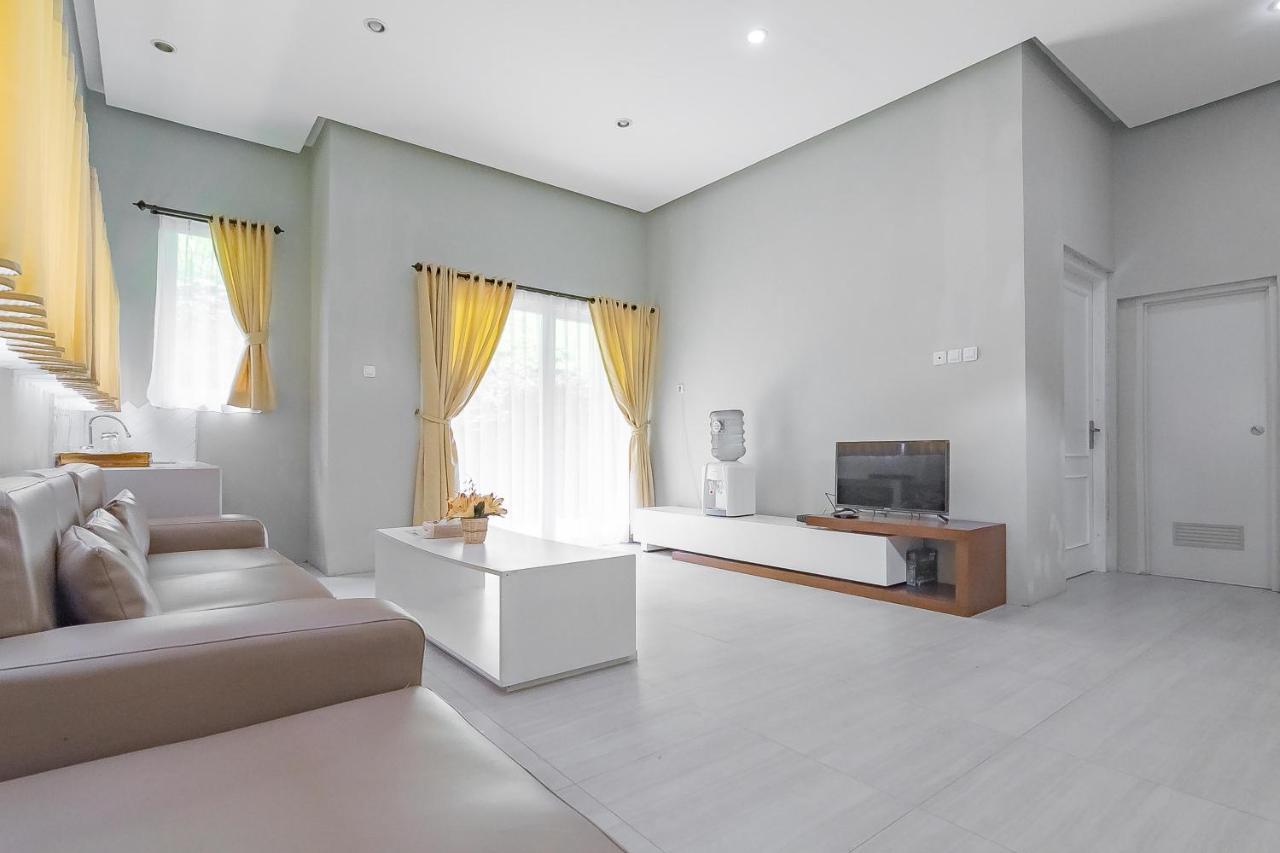 Reddoorz Resort Syariah Near D'Castello Ciater Subang Exteriér fotografie